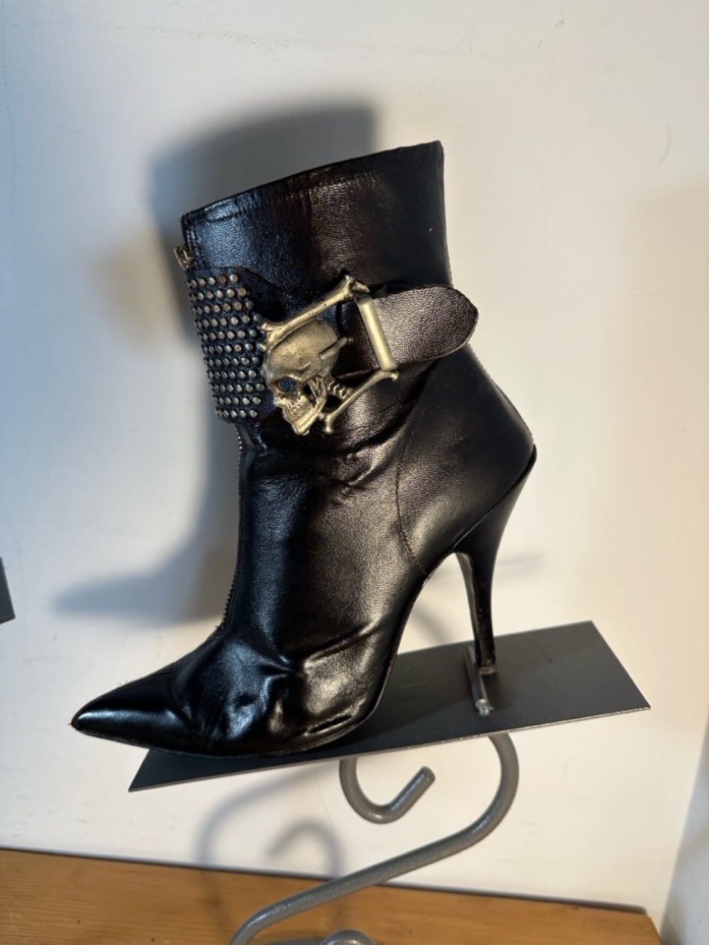 Vintage 90’s John Fluevog Black Skull Buckle Stiletto Ankle Boots Goth Rare